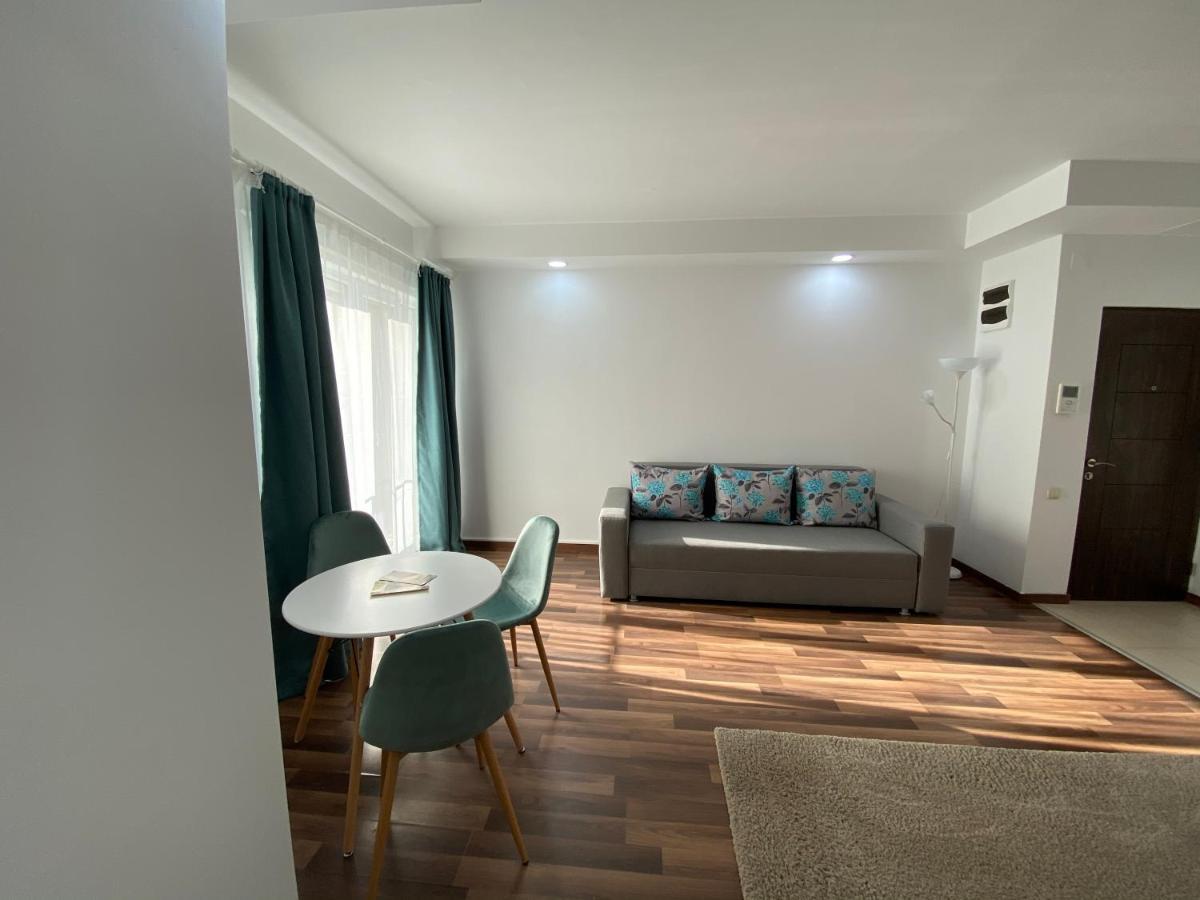 Green Deluxe Apartment Cosmopolis Stefanestii de Jos Eksteriør billede